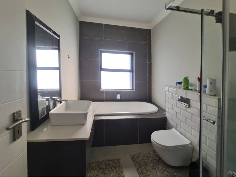 To Let 3 Bedroom Property for Rent in Melodie North West